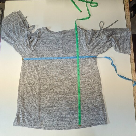 Loft Size Small (Oversized) Gray Cold Shoulder Sweater - Picture 9 of 13